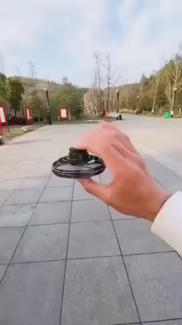 Magic Flying U.F.O Spinner Toy – Flying LED Ball for Kids